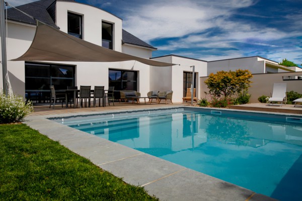 Dallage, terrasse bois piscine