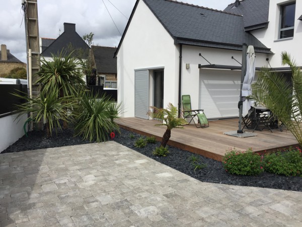 Muret enduit avec clôture alu - paysagiste Vannes