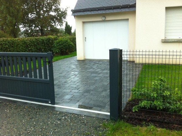Grillage rigide, portail alu -  paysagiste Vannes
