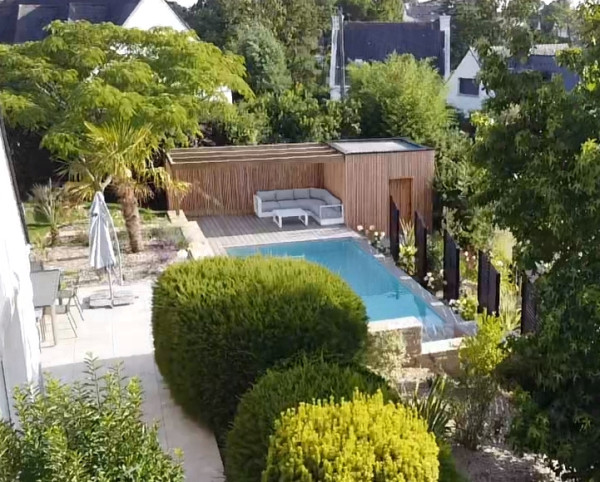 Abords de piscine - paysagiste Vannes