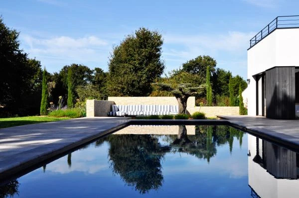 Abords de piscine - paysagiste Vannes