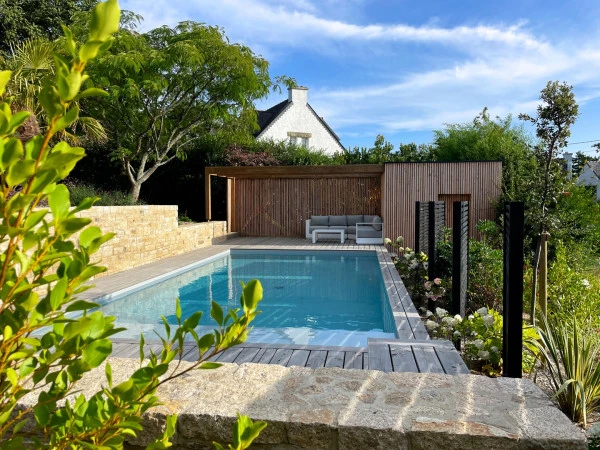 Abords de piscine - paysagiste Vannes