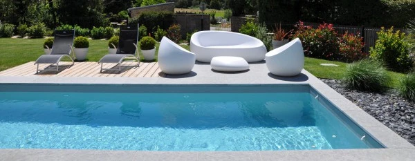 Abords de piscine - paysagiste Vannes