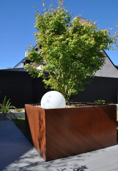 Pot en corten