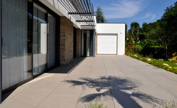 Terrasse dallage céramique sur plots