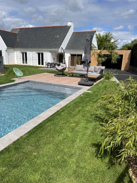Abords de piscine - paysagiste Vannes