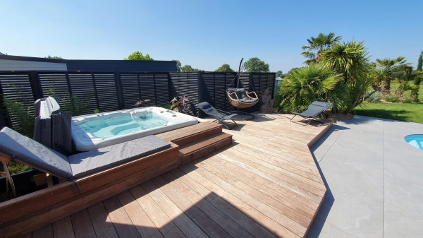 Intégration en bois d'un SPA