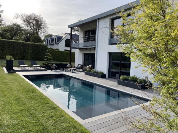 Dallage céramique XXL et terrasse bois - paysagiste Vannes