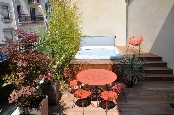 Intégration bois SPA - paysagiste Vannes