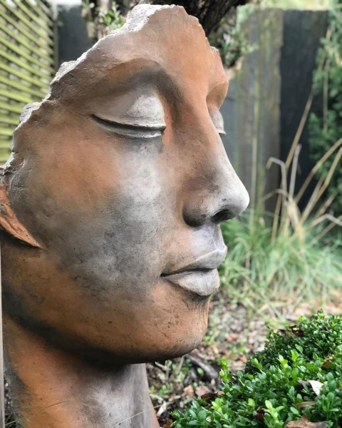 Statue tête de femme