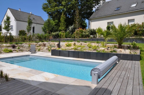 Abords de piscine - paysagiste Vannes