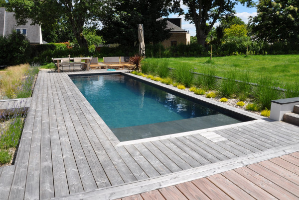 Abords de piscine - paysagiste Vannes