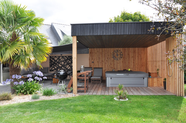 Pergola en bois SPA - paysagiste Vannes
