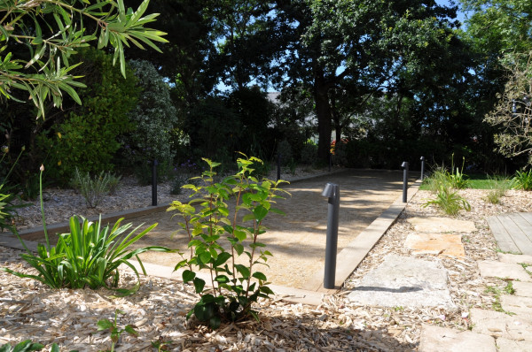 Terrain de pétanque avec éclairage extérieur - paysagiste Vannes