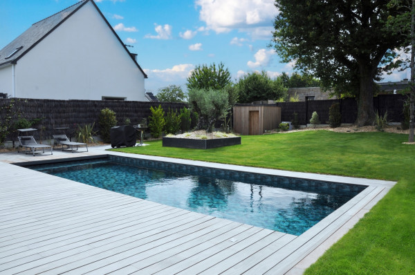 Abords de piscine - paysagiste Vannes