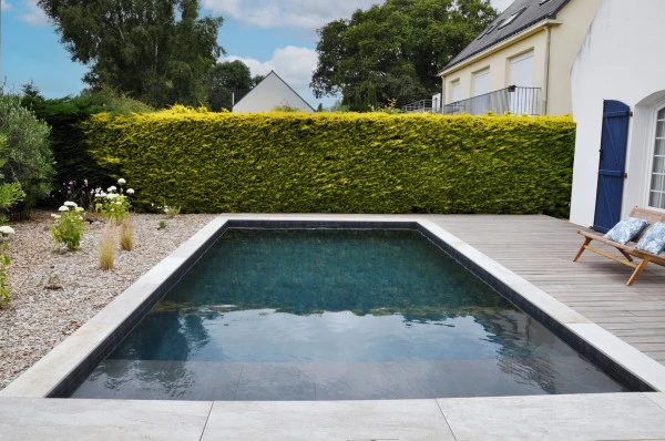 Abords de piscine - paysagiste Vannes