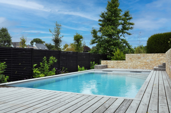 Abords de piscine - paysagiste Vannes