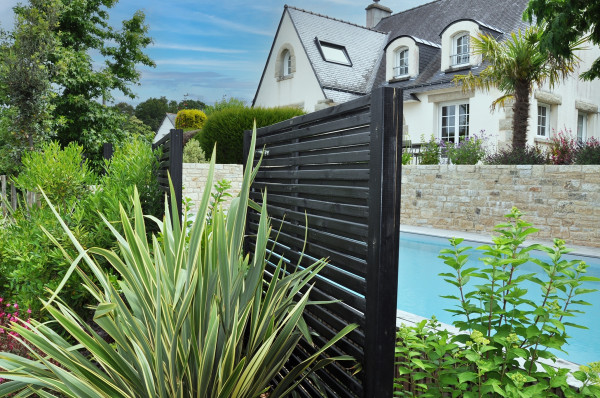 Abords de piscine - paysagiste Vannes