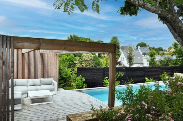 Abords de piscine - paysagiste Vannes