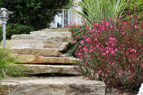 Escalier en pierre naturelle granit - paysagiste Vannes