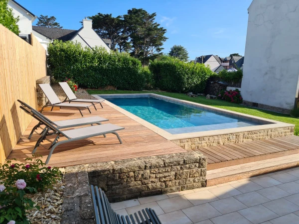 Terrasse bois piscine - paysagiste Vannes