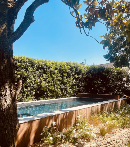 Intégration bois d'une piscine