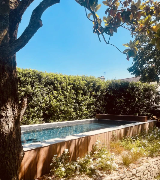 Intégration bois d'une piscine