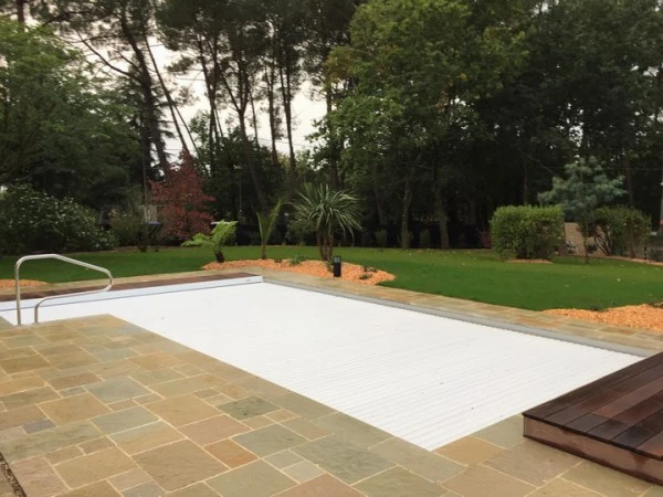 Terrasse dallage collé en pierre naturelle