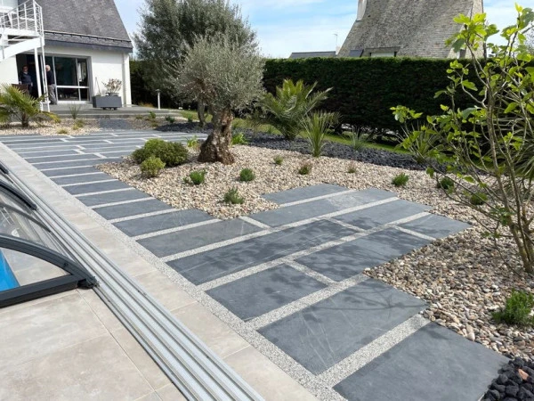 Abords de piscine, dallage en ardoise