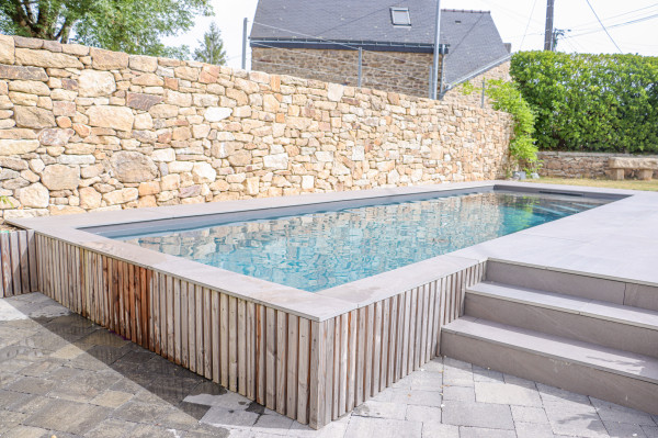 Intégration bois d'une piscine
