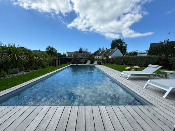 Abords de piscine - paysagiste Vannes