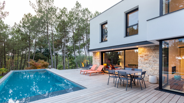 Abords de piscine (photo ©Yoann Marot)